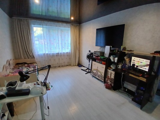 Продам трехкомнатную (3-комн.) квартиру, Ленина ул, 37, Дунай п