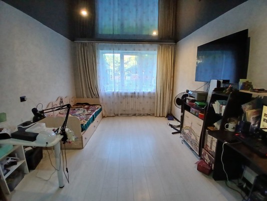 Продам трехкомнатную (3-комн.) квартиру, Ленина ул, 37, Дунай п