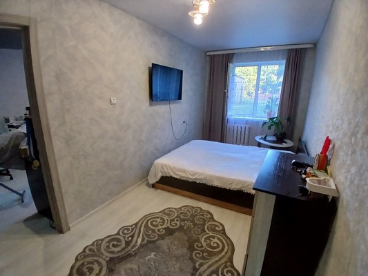 Продам трехкомнатную (3-комн.) квартиру, Ленина ул, 37, Дунай п