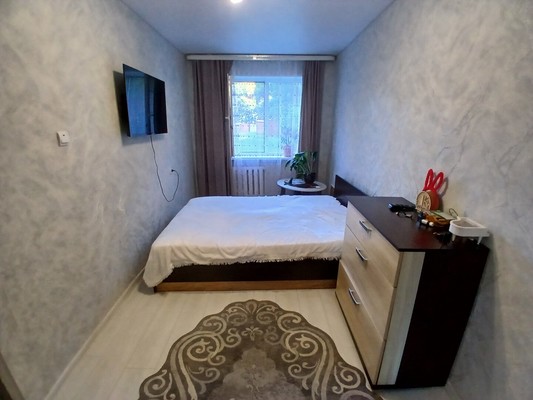 Продам трехкомнатную (3-комн.) квартиру, Ленина ул, 37, Дунай п