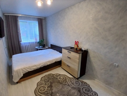 Продам трехкомнатную (3-комн.) квартиру, Ленина ул, 37, Дунай п