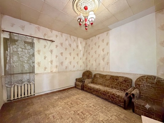 Продам трехкомнатную (3-комн.) квартиру, Крылова ул, 13к7, Симферополь г