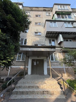 Продам трехкомнатную (3-комн.) квартиру, А.А.Кадырова ул, 11, Нальчик г