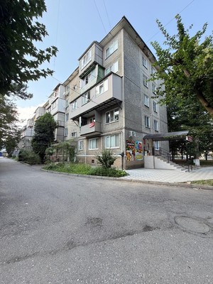 Продам трехкомнатную (3-комн.) квартиру, А.А.Кадырова ул, 11, Нальчик г