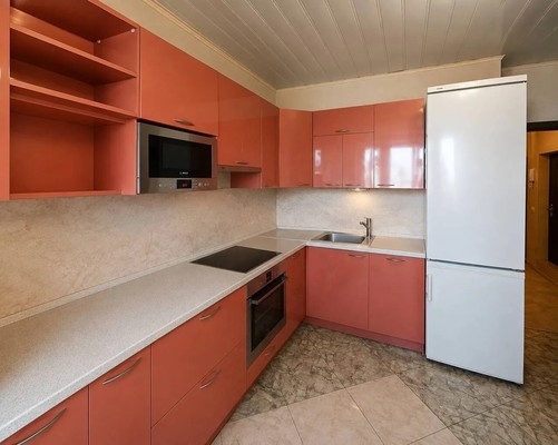 Продам трехкомнатную (3-комн.) квартиру, Брусилова ул, 27к3, Москва г