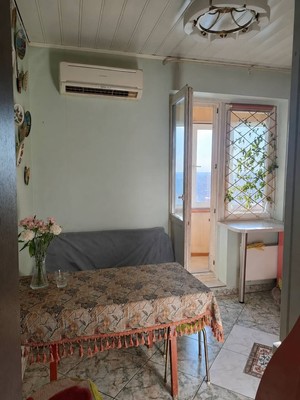 Продам трехкомнатную (3-комн.) квартиру, Брусилова ул, 27к3, Москва г