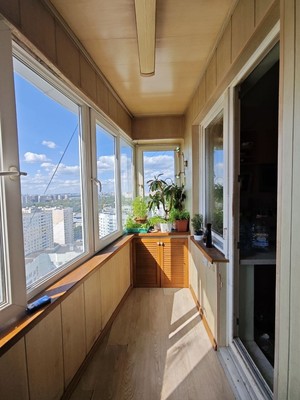 Продам трехкомнатную (3-комн.) квартиру, Брусилова ул, 27к3, Москва г