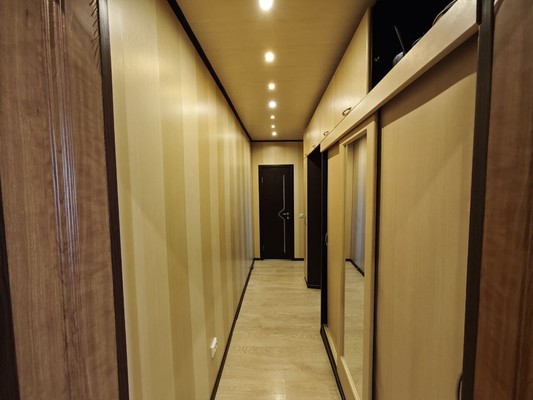 Продам трехкомнатную (3-комн.) квартиру, Брусилова ул, 27к3, Москва г