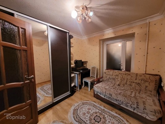 Продам трехкомнатную (3-комн.) квартиру, имени Гагарина Юрия Алексеевича ул, 10, Баксан г