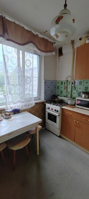 Продам трехкомнатную (3-комн.) квартиру, Забырина ул, 15, Вербилки рп