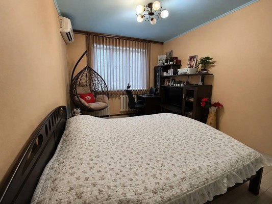 Продам двухкомнатную (2-комн.) квартиру, Школьная ул, 1, Деденево рп