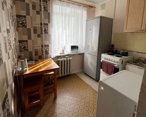 Продам двухкомнатную (2-комн.) квартиру, Ленина ул, 21, Костомукша г
