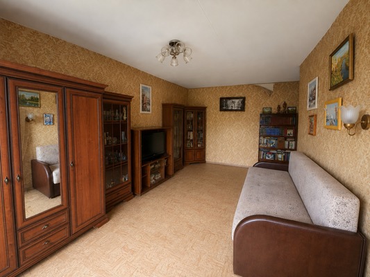 Продам двухкомнатную (2-комн.) квартиру, Инициативная ул, 6к1, Москва г