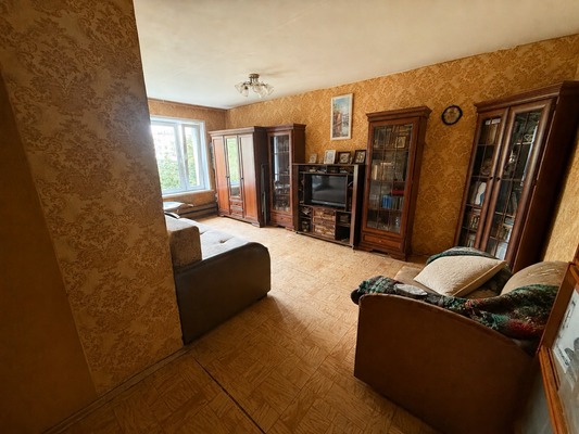 Продам двухкомнатную (2-комн.) квартиру, Инициативная ул, 6к1, Москва г