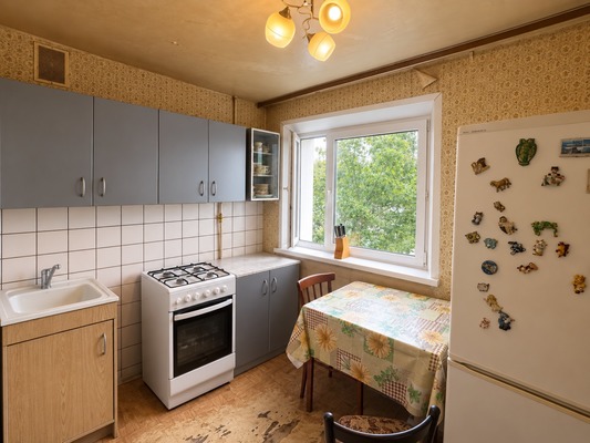 Продам двухкомнатную (2-комн.) квартиру, Инициативная ул, 6к1, Москва г