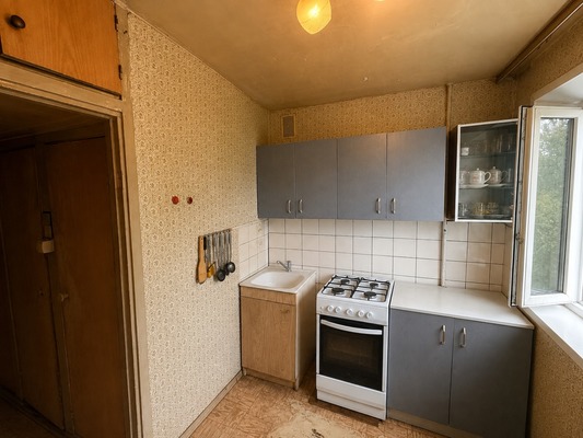 Продам двухкомнатную (2-комн.) квартиру, Инициативная ул, 6к1, Москва г