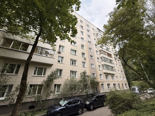 Продам двухкомнатную (2-комн.) квартиру, Инициативная ул, 6к1, Москва г