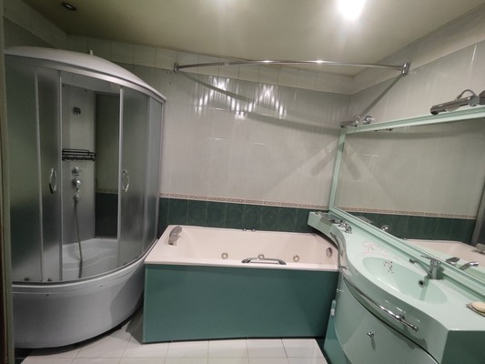 Продам трехкомнатную (3-комн.) квартиру, Загородное ш, 9к3, Москва г
