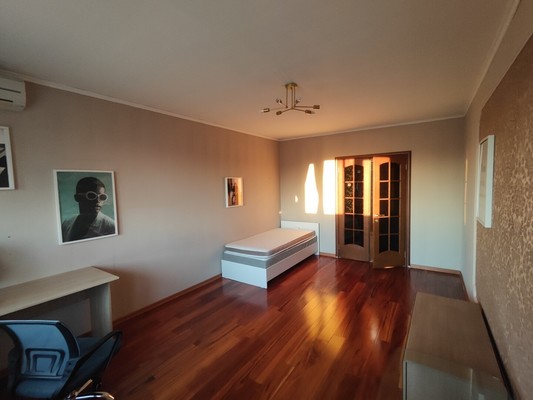 Продам трехкомнатную (3-комн.) квартиру, Загородное ш, 9к3, Москва г