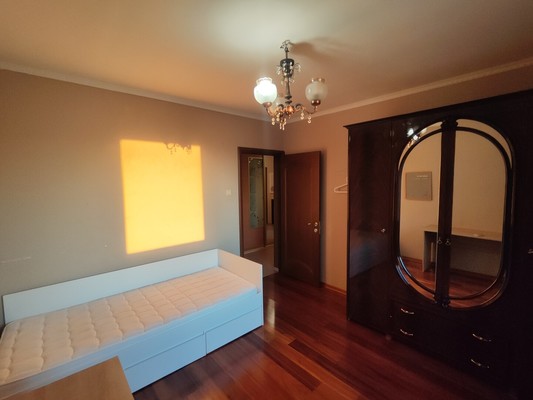 Продам трехкомнатную (3-комн.) квартиру, Загородное ш, 9к3, Москва г