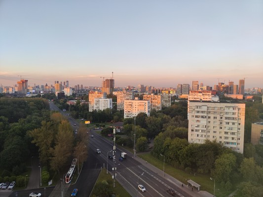 Продам трехкомнатную (3-комн.) квартиру, Загородное ш, 9к3, Москва г