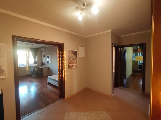 Продам трехкомнатную (3-комн.) квартиру, Загородное ш, 9к3, Москва г