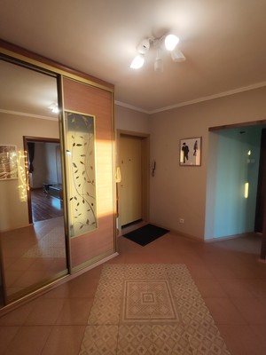 Продам трехкомнатную (3-комн.) квартиру, Загородное ш, 9к3, Москва г