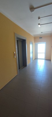Продам двухкомнатную (2-комн.) квартиру, Батурина ул, 185, Симферополь г