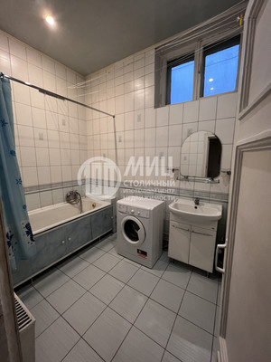 Продам трехкомнатную (3-комн.) квартиру, Гончарная ул, 38, Москва г