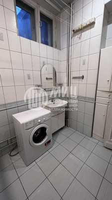 Продам трехкомнатную (3-комн.) квартиру, Гончарная ул, 38, Москва г