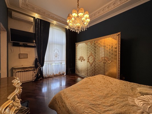 Продам трехкомнатную (3-комн.) квартиру, Ленина пр-кт, 25, Нальчик г