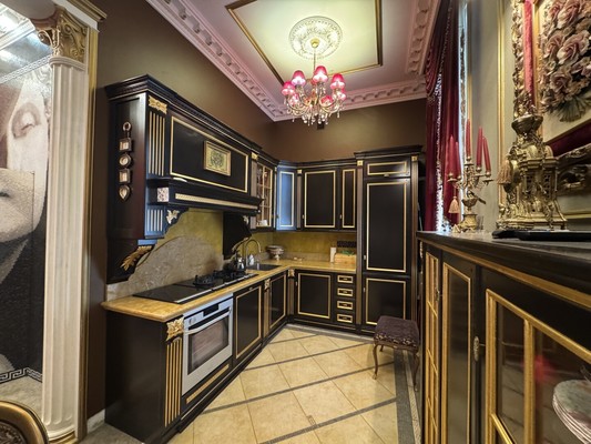 Продам трехкомнатную (3-комн.) квартиру, Ленина пр-кт, 25, Нальчик г