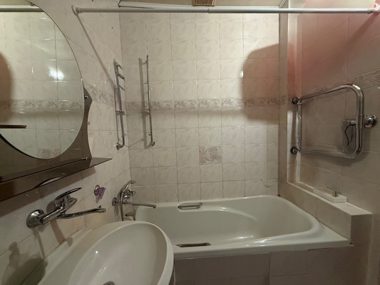 Продам двухкомнатную (2-комн.) квартиру, Мечникова ул, 172, Нальчик г