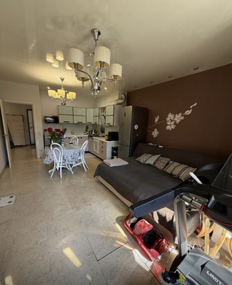 Продам двухкомнатную (2-комн.) квартиру, Виноградная ул, 2вк3, Беранда с