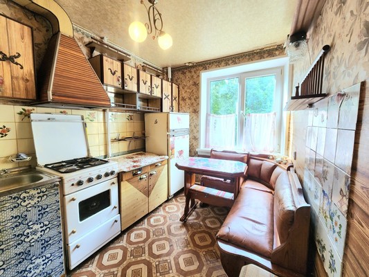 Продам трехкомнатную (3-комн.) квартиру, Смирягина пр-кт, 15, Новомичуринск г