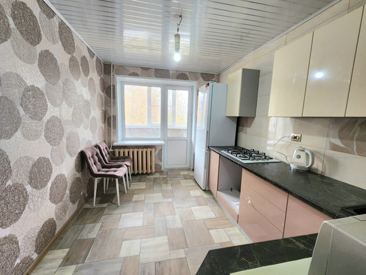 Продам двухкомнатную (2-комн.) квартиру, 14, Береговая Погореловка с