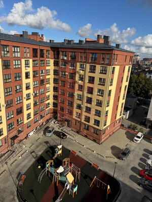 Продам трехкомнатную (3-комн.) квартиру, Куйбышева ул, 2, Калининград г