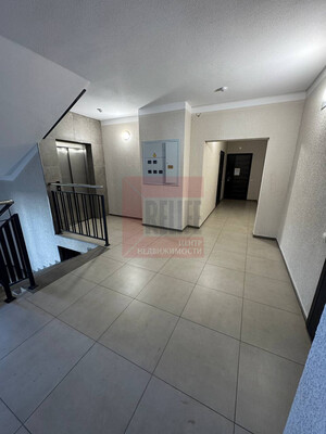 Продам трехкомнатную (3-комн.) квартиру, Куйбышева ул, 2, Калининград г