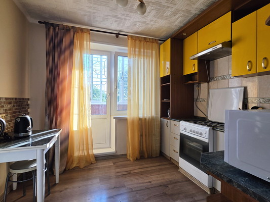 Продам двухкомнатную (2-комн.) квартиру, Пушкина ул, 13, Турово с