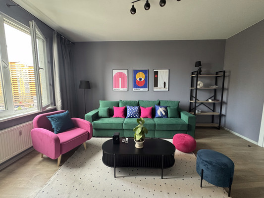 Продам трехкомнатную (3-комн.) квартиру, Кушелевская дор, 5к8, Санкт-Петербург г