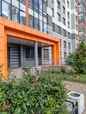 Продам трехкомнатную (3-комн.) квартиру, Кушелевская дор, 5к8, Санкт-Петербург г