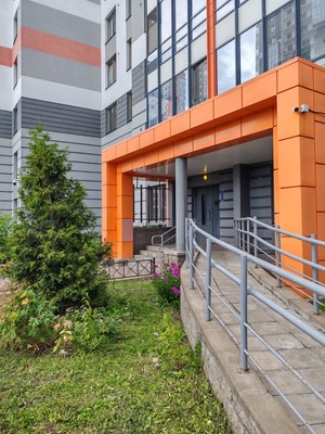 Продам трехкомнатную (3-комн.) квартиру, Кушелевская дор, 5к8, Санкт-Петербург г