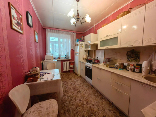Продам трехкомнатную (3-комн.) квартиру, К.Маркса ул, 40, Волгодонск г