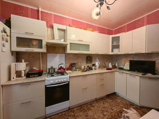 Продам трехкомнатную (3-комн.) квартиру, К.Маркса ул, 40, Волгодонск г