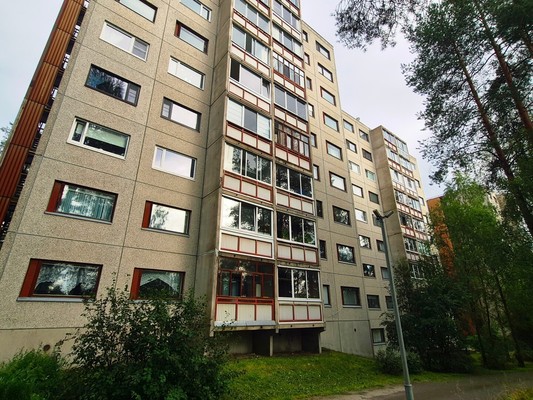 Продам двухкомнатную (2-комн.) квартиру, Первооткрывателей ул, 6, Костомукша г