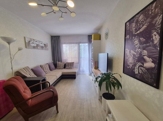 Продам двухкомнатную (2-комн.) квартиру, Первооткрывателей ул, 6, Костомукша г