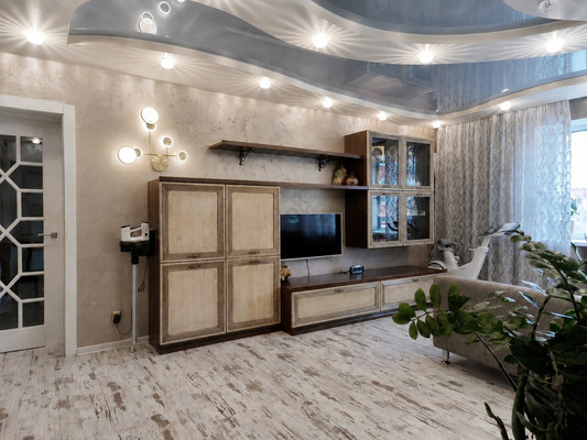Продам трехкомнатную (3-комн.) квартиру, Уинская ул, 13, Пермь г