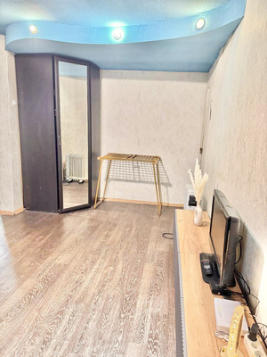 Продам двухкомнатную (2-комн.) квартиру, Героев Тумана ул, 8, Полярный г
