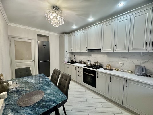 Продам двухкомнатную (2-комн.) квартиру, Профсоюзная ул, 226, Вольный Аул кп