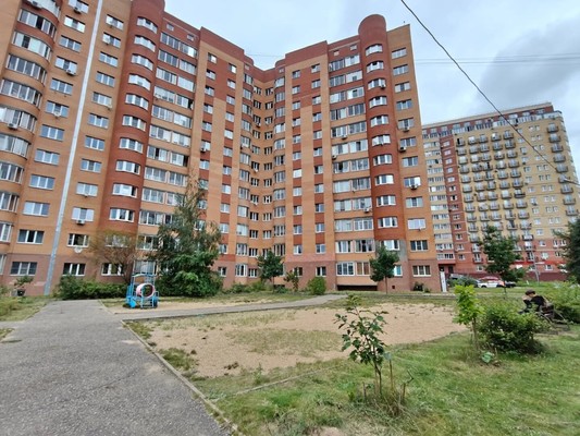 Продам двухкомнатную (2-комн.) квартиру, Дмитровская ул, 4, Базарово д